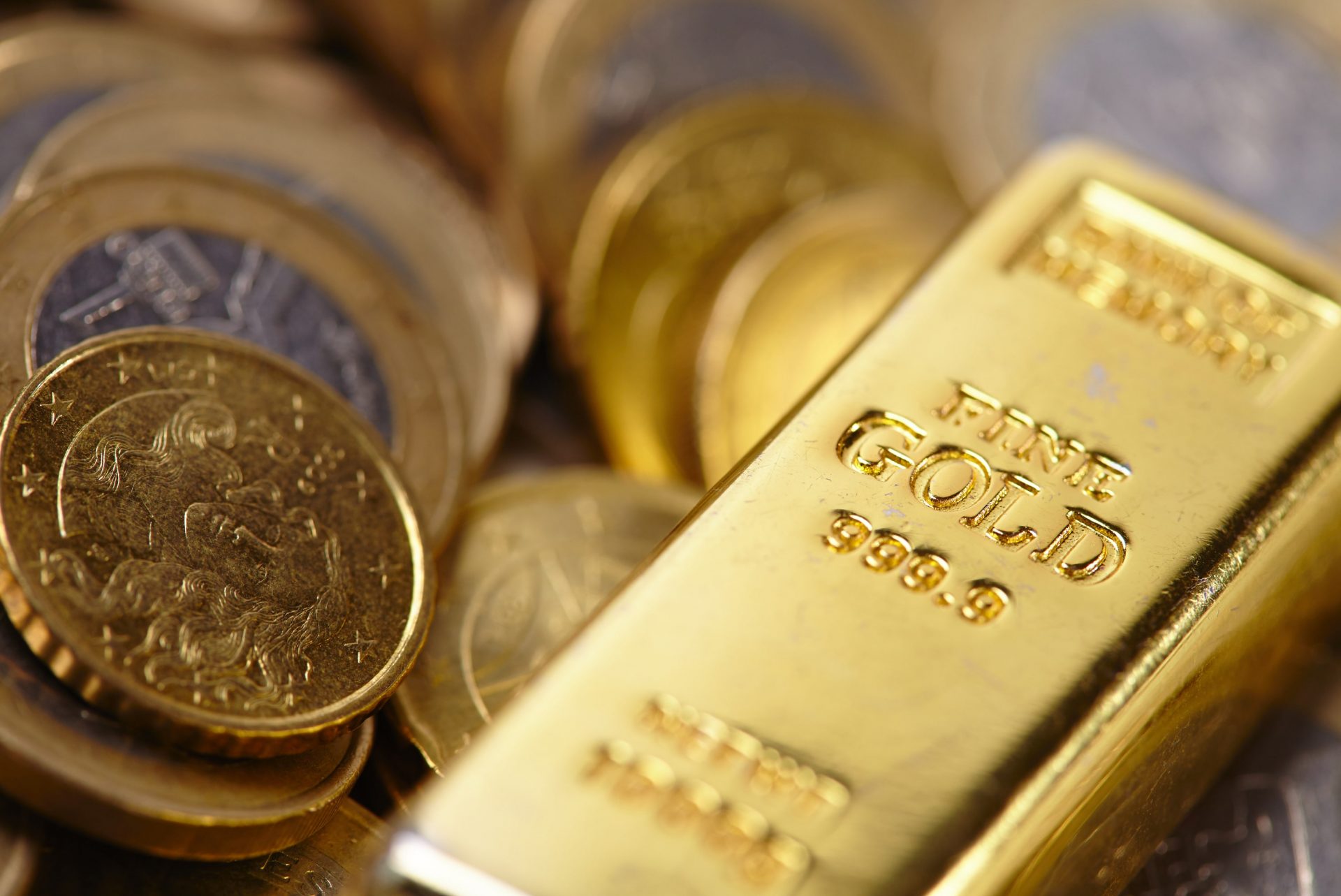 Why Invest In Gold Now